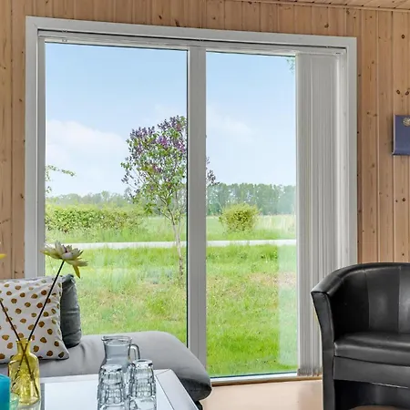 3 Bedroom Cozy In Holiday home Humble