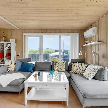 3 Bedroom Cozy In *