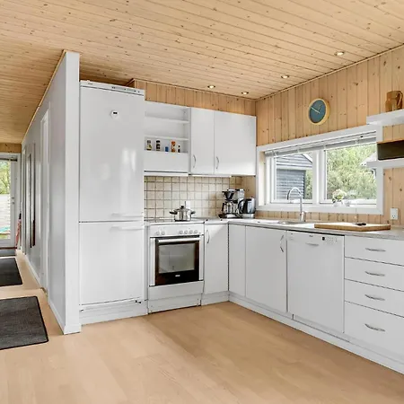 Holiday home 3 Bedroom Cozy In *